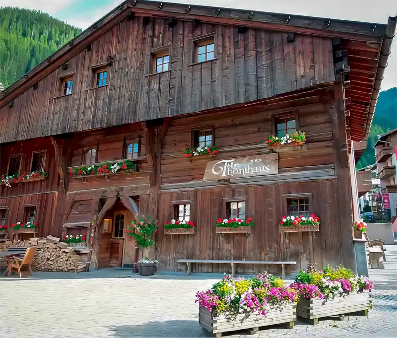 traditionelles Haus in den Alpen