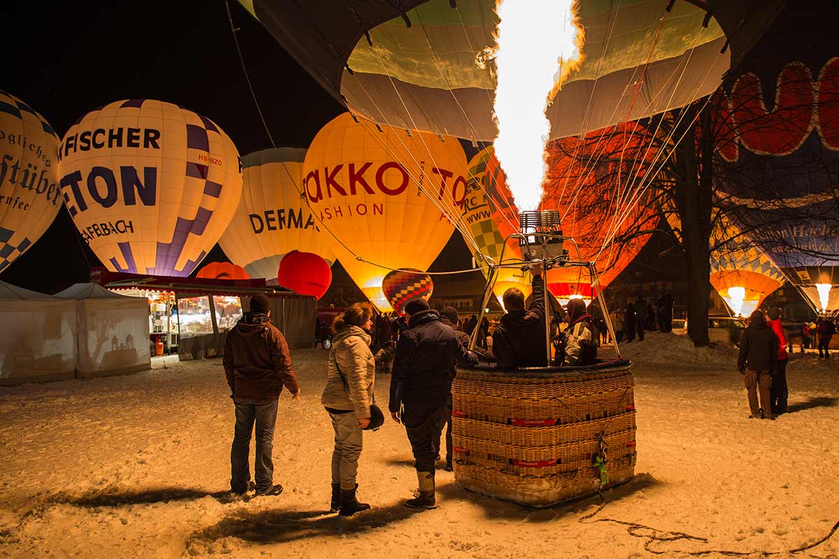 Nächtliches Ballonglühen