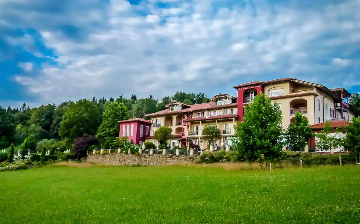 Außenansicht Hotel Sterr im Bayerwad